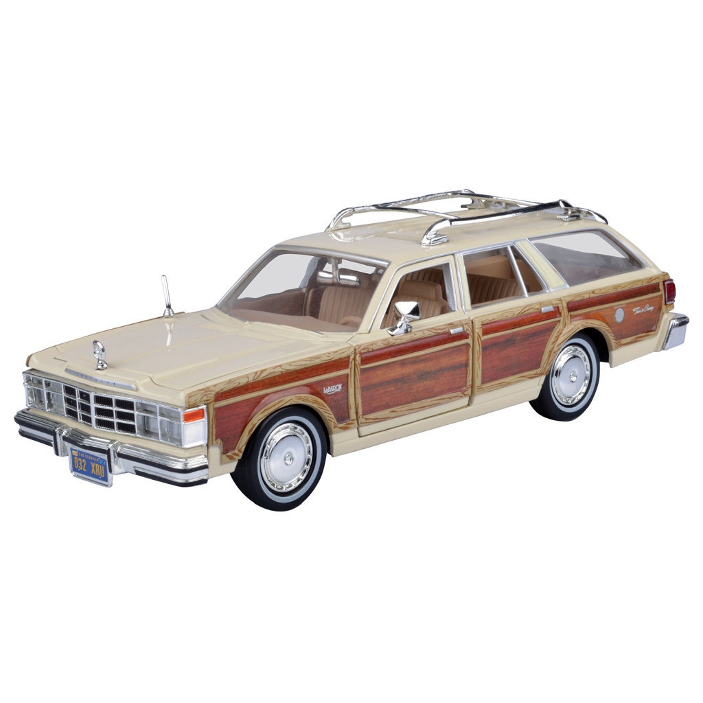 Motormax 1:24 1979 Chrysler Lebaron Town & Country